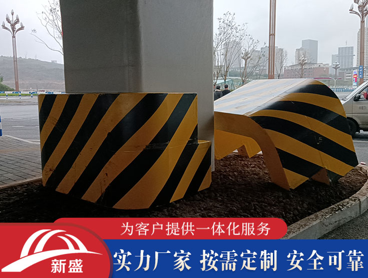 环山公路反光醒目提示防撞设施